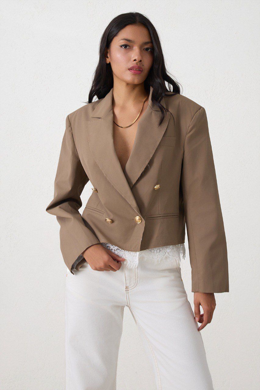 Chic Double-Breasted Blazer – Beige